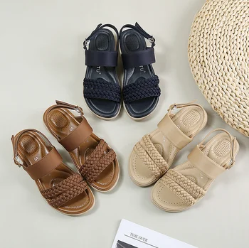 2022 verão, sandálias de couro retro duplo tecido de pequenos buracos de ar respirável interior, palmilha confortável luz sandálias