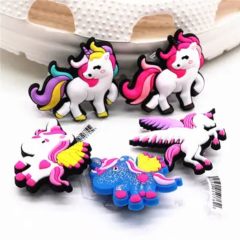 Luxo 3D Unicórnio Sapato Encantos Designer arco-íris Bonito Cavalo Pegasus PVC, Sapato de Fivela de Acessórios de Ajuste Croc JIBZ Crianças Presentes F29AL