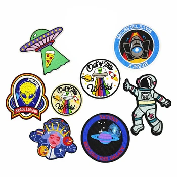 1 PCS UFO Alien Patches de Bordados para Vestuário de DIY Listras Astronauta Espaço Apliques de Roupas Adesivos de Ferro sobre o Espaço Emblemas