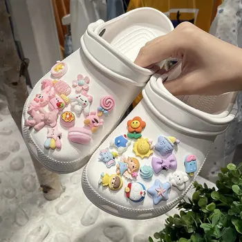 2023 Venda Quente Crianças Rasgado Shoes Sapato de Fivela Bonito Sapato de Fivela de Flor Acessórios da Boneca Superior Decoração DIY Conjunto