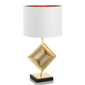Nórdicos, Lâmpada da Tabela do Pós-Moderno em PVC Branco Sombra Luxo Simples de Ouro Chapeada Metal Lâmpada de Mesa do Quarto de Cabeceira Design, Arte, Decoração